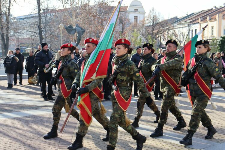 На Богоявление в Хасково осветиха бойните знамена