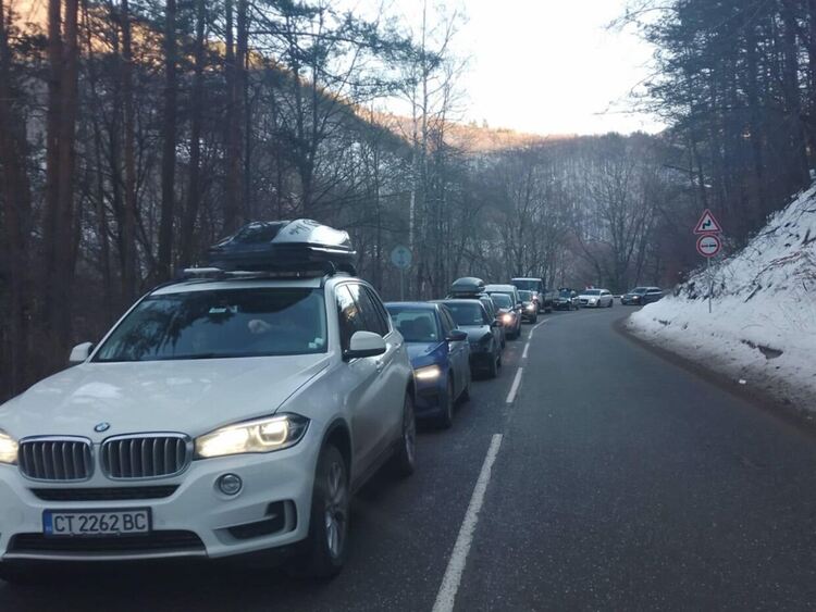 Катастрофа затвори пътя Смолян-Пловдив