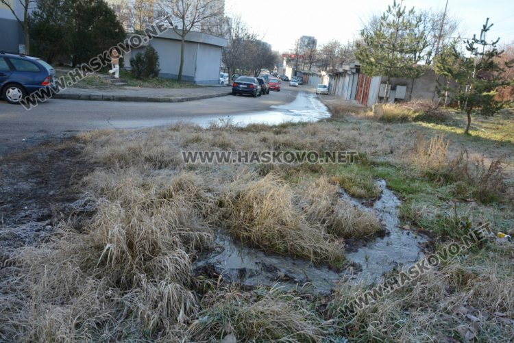 Хасковлии се жалваха от течаща воняща вода в „Орфей“