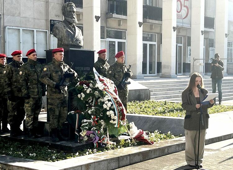 Хасково се преклони пред подвига на Христо Ботев и отбеляза 177 години от рождението му
