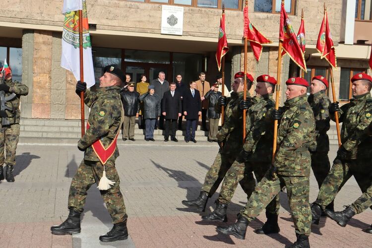 На Богоявление в Хасково осветиха бойните знамена