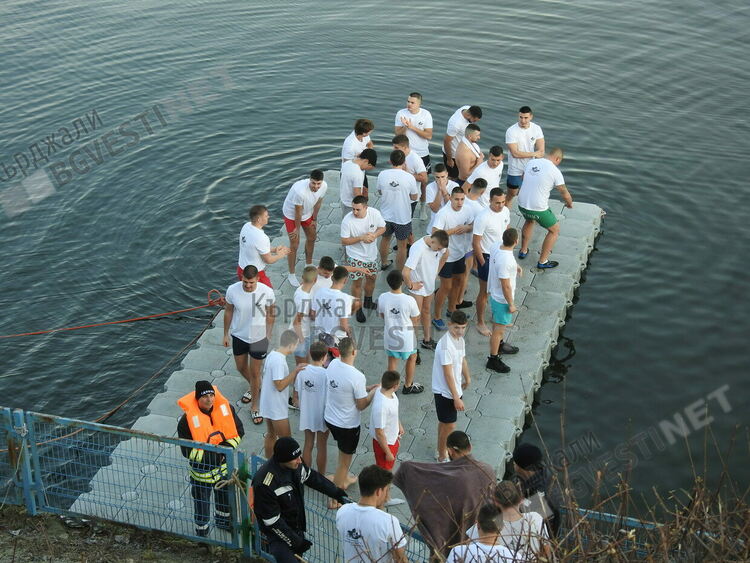 Величко Карабоюков отново хвана кръста в Арда на Богоявление,при децата успехът бе за Виктор Марианов