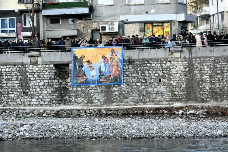 32-годишния Мартин спаси богоявленския кръст в Асеновград 