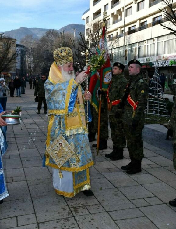 32-годишния Мартин спаси богоявленския кръст в Асеновград 