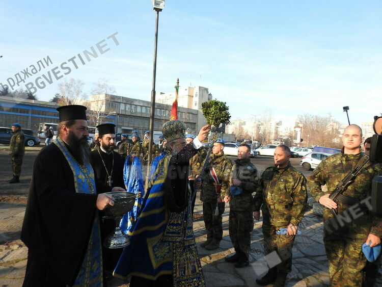 Величко Карабоюков отново хвана кръста в Арда на Богоявление,при децата успехът бе за Виктор Марианов