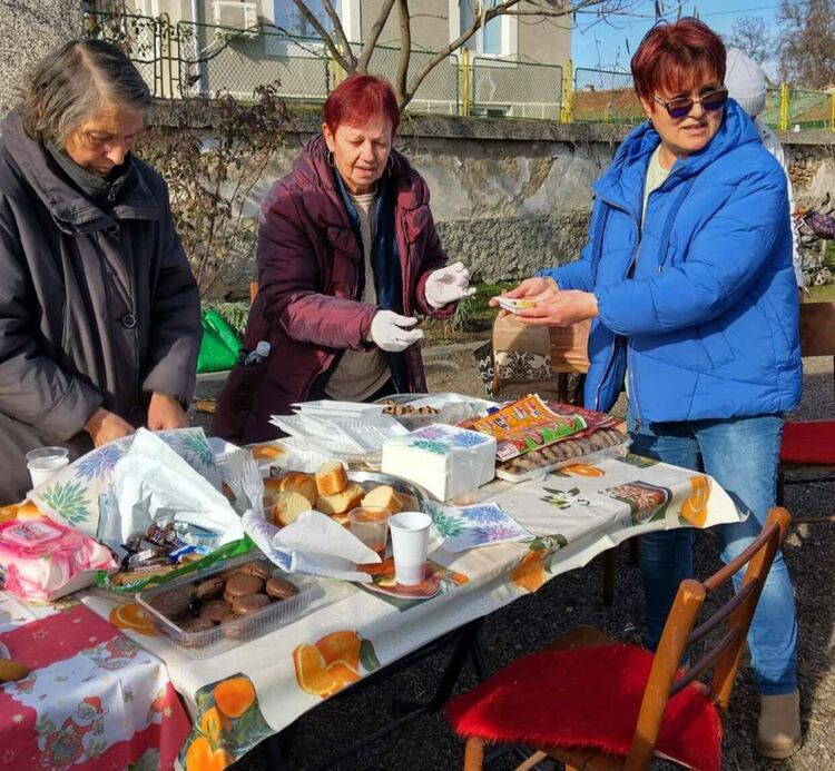 За първи път свещеник освети водите в реката в Клокотница