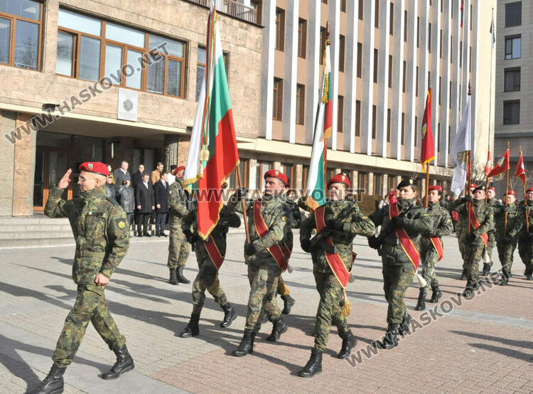 На Богоявление в Хасково осветиха бойните знамена