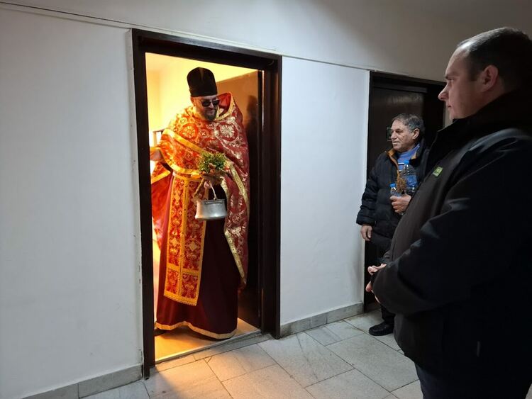 Първомай празнува Богоявление