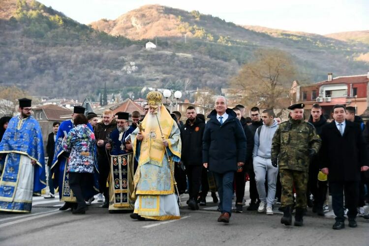 32-годишния Мартин спаси богоявленския кръст в Асеновград 