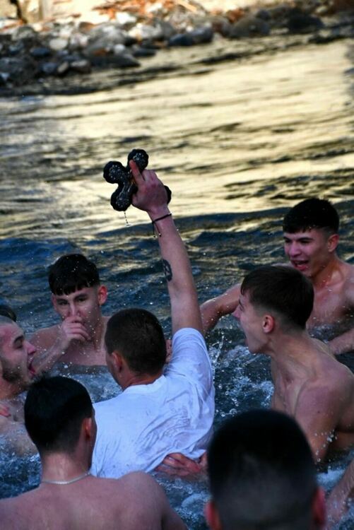 32-годишния Мартин спаси богоявленския кръст в Асеновград 