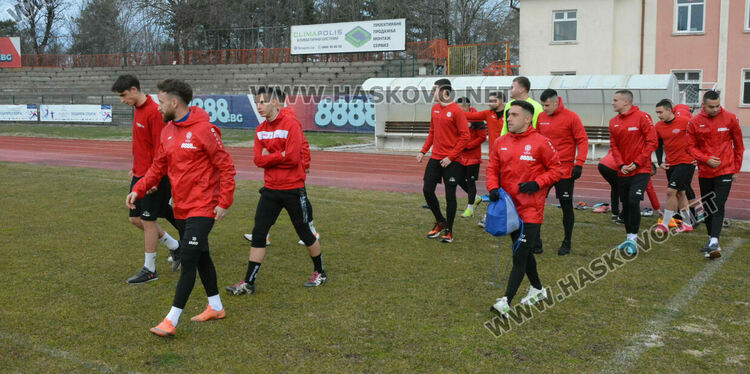 Със спортен директор и три нови попълнения стартира зимната си подготовка „Саяна Хасково“
