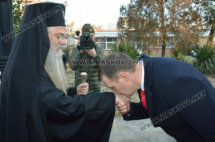 Хасковлии посрещнаха митрополит Николай на Ивановден 