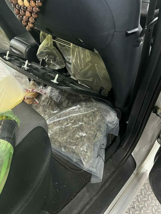 Оставиха в ареста мъжа, задържан при опит за контрабанда на близо 22 кг марихуана