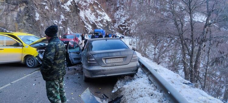   Версия! Шофьорът на таксито е заспал зад волана