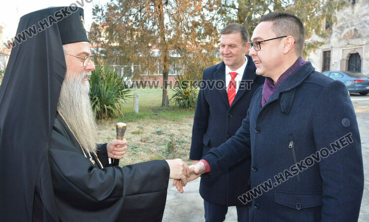 Хасковлии посрещнаха митрополит Николай на Ивановден 
