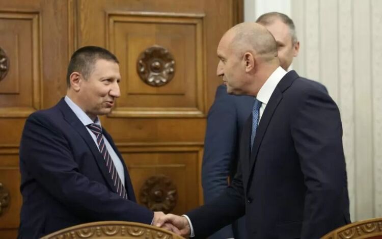 Според президента Румен Радев този състав на ВСС не трябва да избира главен прокурор и то в състезание само с един кандидат.