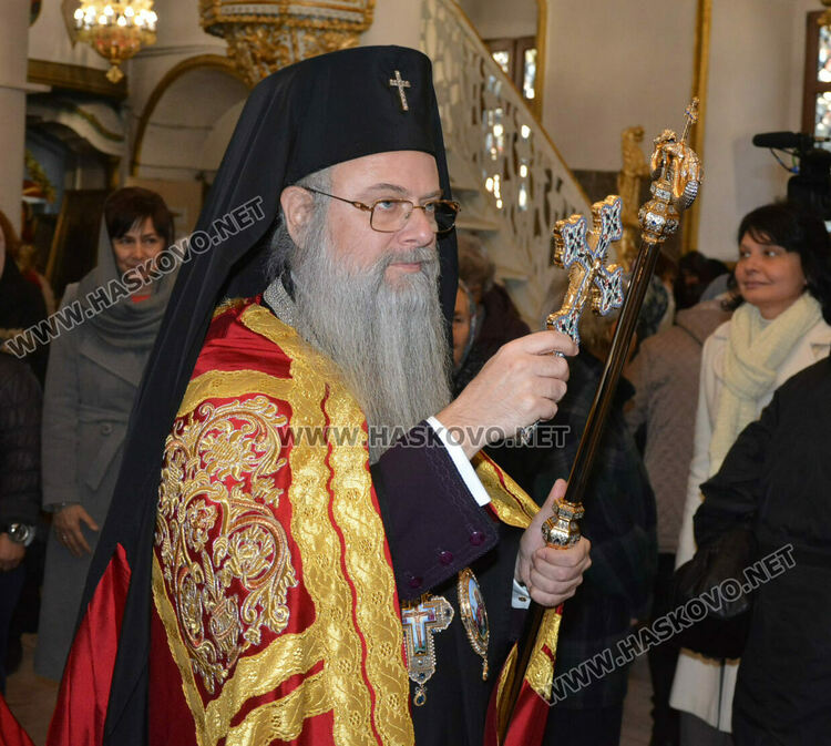 Хасковлии посрещнаха митрополит Николай на Ивановден 