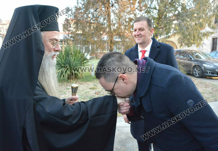 Хасковлии посрещнаха митрополит Николай на Ивановден 