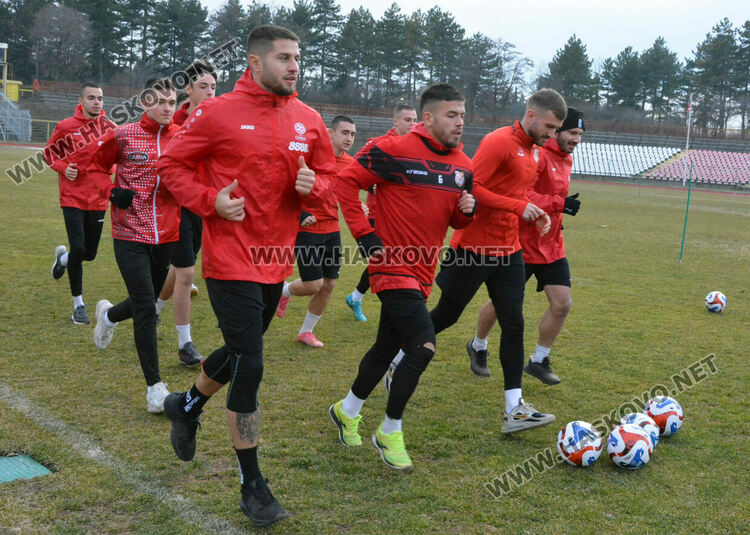 Със спортен директор и три нови попълнения стартира зимната си подготовка „Саяна Хасково“