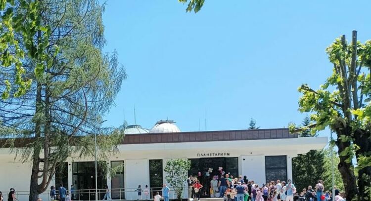 Магията на звездите привлича хиляди посетители в Смолян