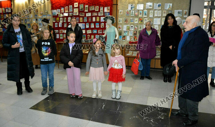 Татяна Кръстева е читател на годината за 2024-а в Регионалната библиотека в Хасково