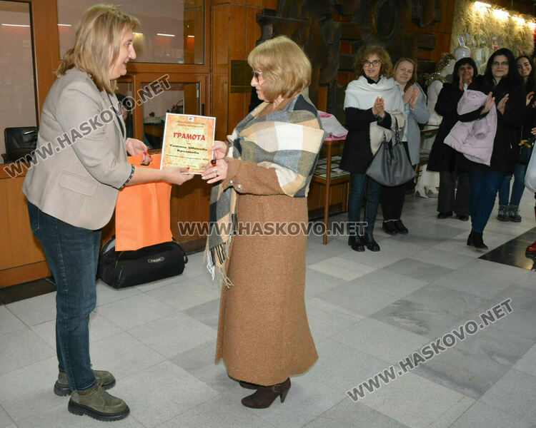 Татяна Кръстева е читател на годината за 2024-а в Регионалната библиотека в Хасково