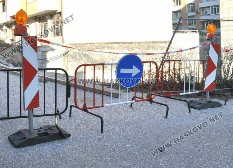 Започна укрепване на пропадналия изкоп в „Бадема“