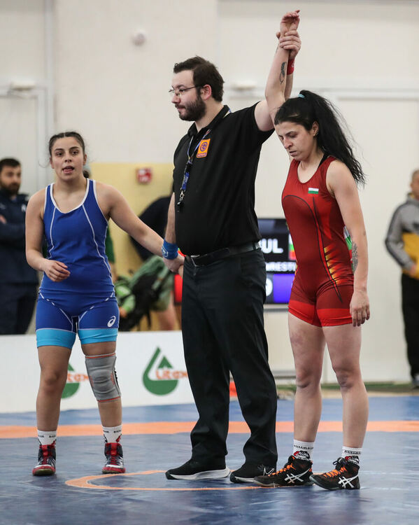 Весела Бръмчева е вицешампионка на държавното по борба