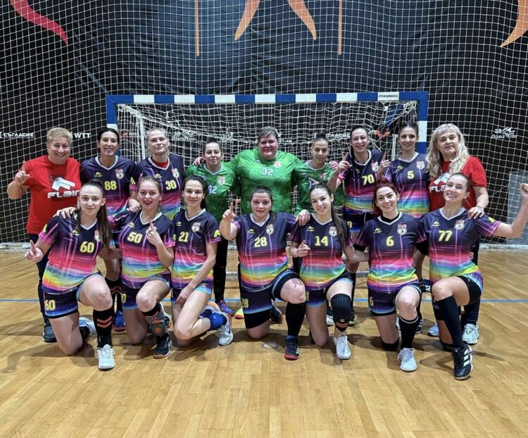 Хасковските хандбалистки продължават напред в Купа България