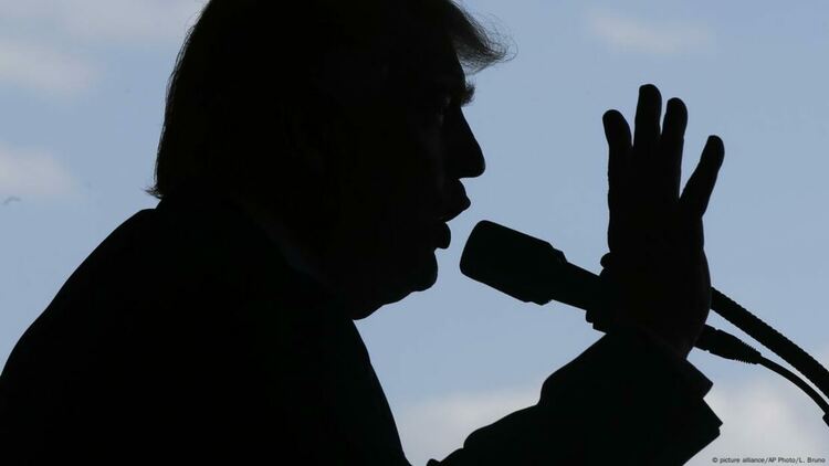 Умножаването на популисти като Тръмп последва предварително случили се неща в сферата на нравите, пише Евгений Дайнов