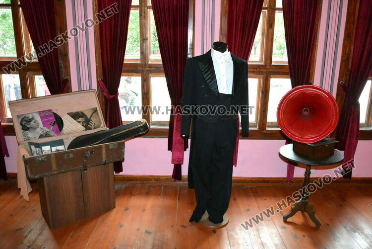 Кирковото училище и Шишмановата къща ще се посещават само след заявка 