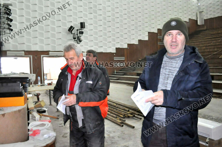 Читалище „Заря“ ще има ново сценично осветление и озвучаване, обособяват втора камерна зала