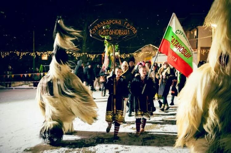 Зрелищен бе празникът на Сурва в град Батановци и село Мещица и тази година