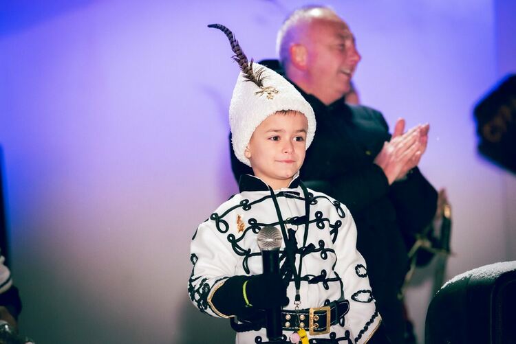 Зрелищен бе празникът на Сурва в град Батановци и село Мещица и тази година