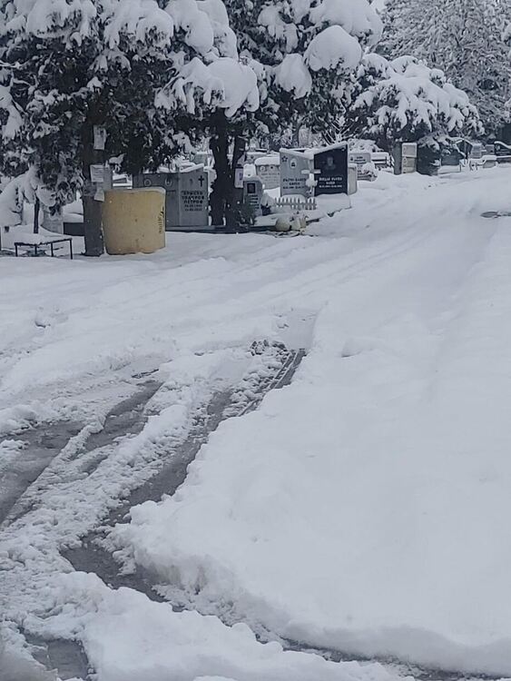 Хасковлии: Централният гробищен парк не бе почистен от снега тази сутрин 