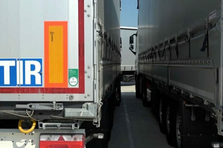 Превозвач с български лиценз за ЕС е глобен с 600 000 евро в Нидерландия заради заради условията на труд