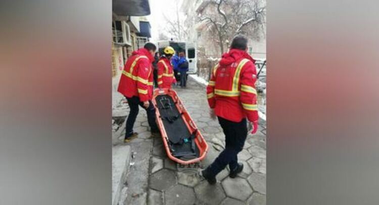 Служителите на „Аварийно – спасителен отряд“ в Перник помогнаха на 72-годишен мъж в безпомощно състояние