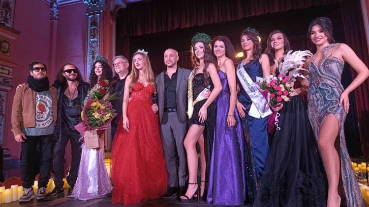 19-годишната Симона Петрова е новата „Мис България“