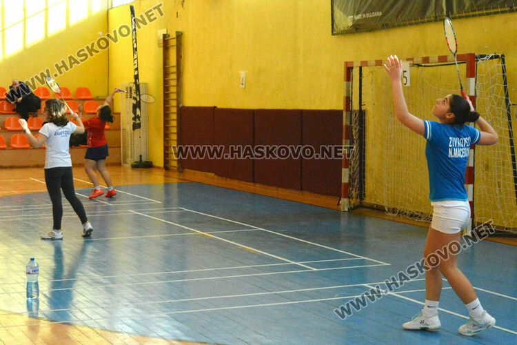 Бадминтонисти от три държави стартираха на турнира „Братя Касабян“