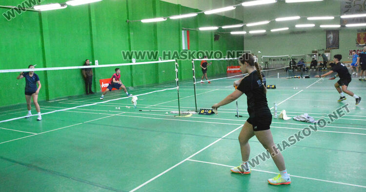 Бадминтонисти от три държави стартираха на турнира „Братя Касабян“