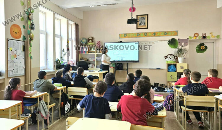 Почти 3500 ученици вече отсъстват заради заболявания