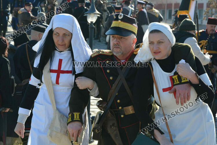 Национален клуб „Традиция“ представи атрактивна възстановка на битката за Харманли