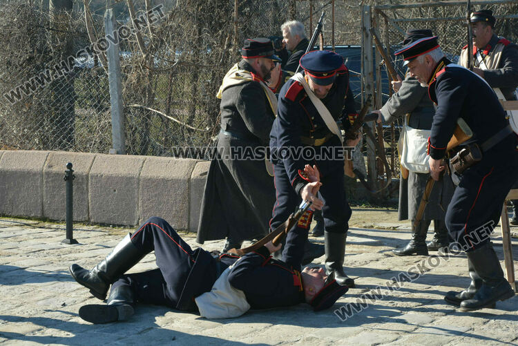 Национален клуб „Традиция“ представи атрактивна възстановка на битката за Харманли