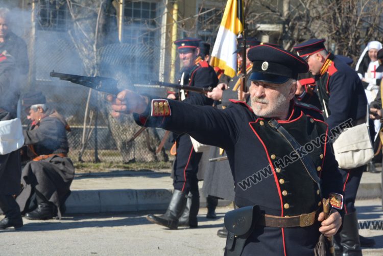 Национален клуб „Традиция“ представи атрактивна възстановка на битката за Харманли