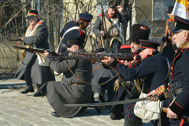 Национален клуб „Традиция“ представи атрактивна възстановка на битката за Харманли