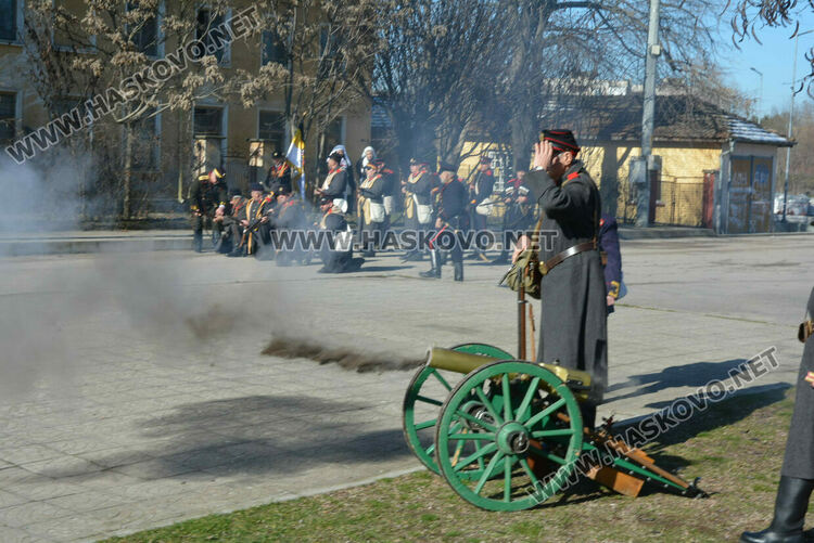 Национален клуб „Традиция“ представи атрактивна възстановка на битката за Харманли
