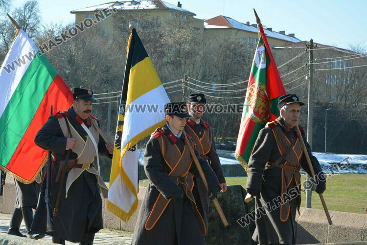 Национален клуб „Традиция“ представи атрактивна възстановка на битката за Харманли
