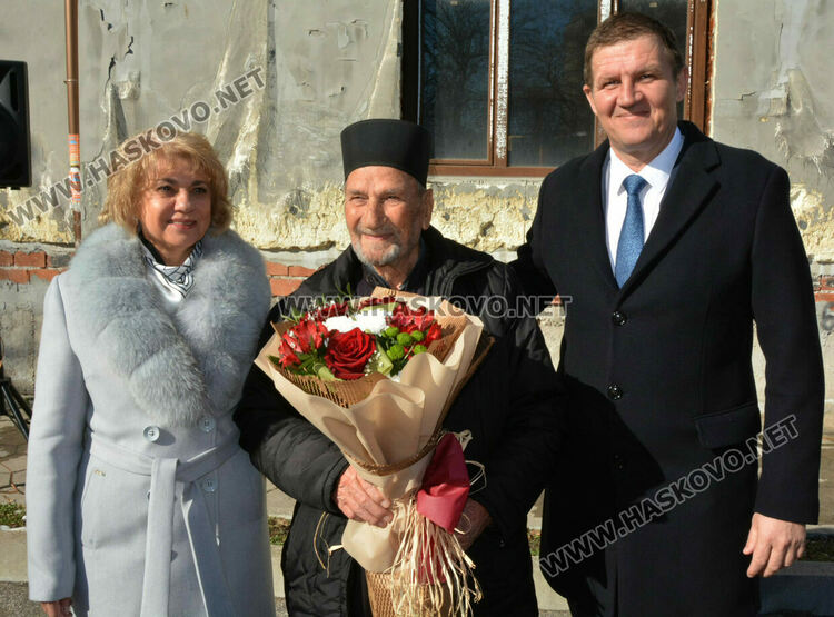 С камбанен звън от всички храмове и военни почести Хасково отбеляза 147 години от Освобождението на града