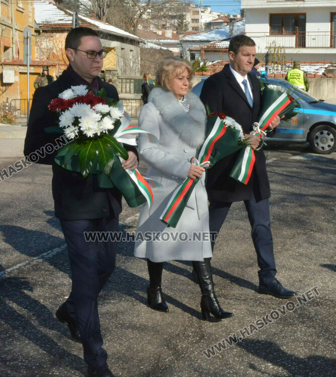 С камбанен звън от всички храмове и военни почести Хасково отбеляза 147 години от Освобождението на града