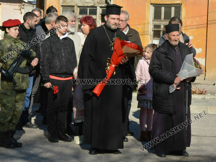 С камбанен звън от всички храмове и военни почести Хасково отбеляза 147 години от Освобождението на града